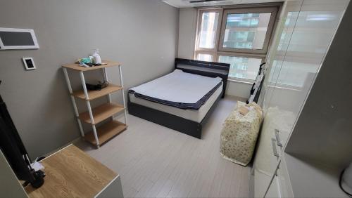 2608 # Gangnam Urban Vogue Suites#Sinnonhyeon Stn Exit 9, 1-min #Top-rated Unit # All-New Furniture & Peaceful Vibe, Seoul
