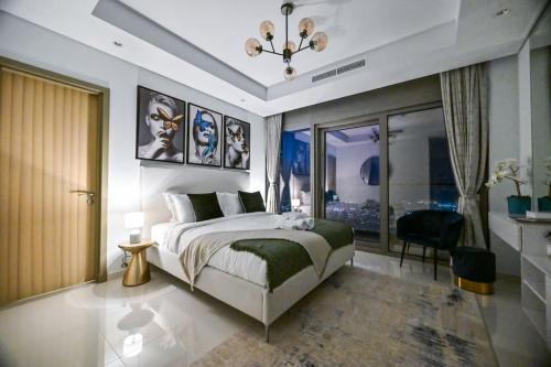 New Luxury SeaView 2Bed - Spectacular Rooftop Infinity Pool Bar & Burj Views! - image 9