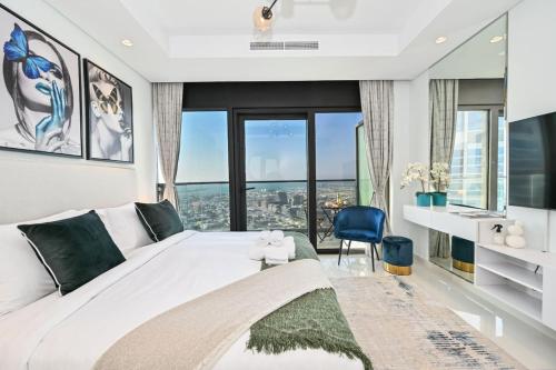 New Luxury SeaView 2Bed - Spectacular Rooftop Infinity Pool Bar & Burj Views! - image 8