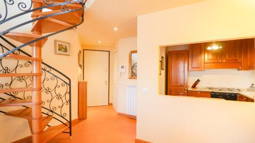 Konyha, PRESTIGE APARTMENT NEAR THE CENTRE - with Balcony, Wi-Fi in Pistoia
