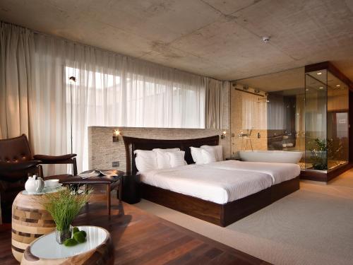 Graffit Gallery Design Hotel - image 8