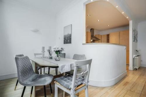 2BR garden Nespresso machine direct access - image 6