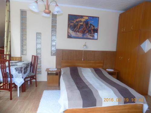 Molnar Apartment
