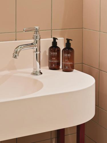 Best Western Plus Hôtel Mercedes Arc de Triomphe - image 8