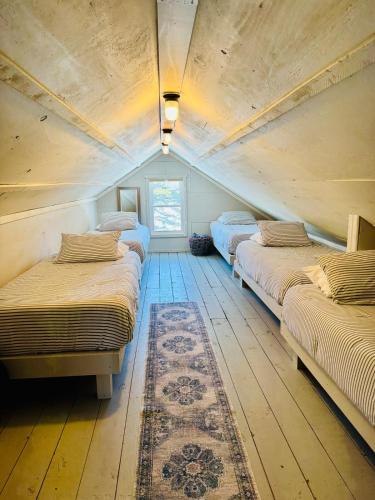 4K Ranch - 10 acre property & home near Hermann 4K Ranch - 10 acre property & home near Hermann