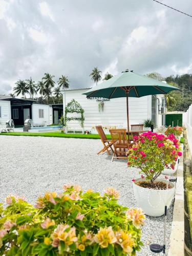 Garden, Tiny House Merchang, Marang Roomstay Homestay in Marang