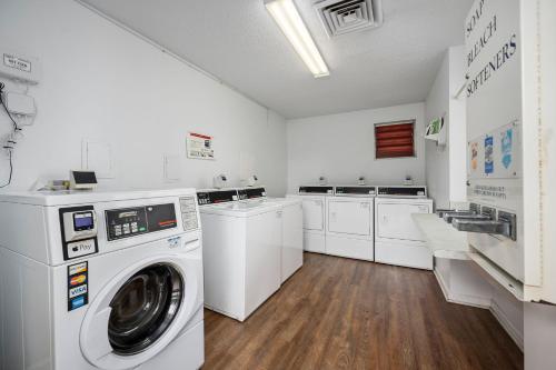 Affordable Suites Wilson - image 11