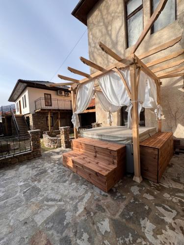 Karstais baseins, Rustik Home in Kotele