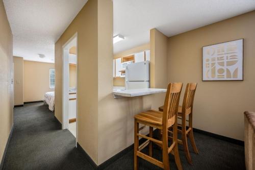 Affordable Suites Wilson - image 9
