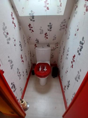 Vannas istaba, Ty Eflenn in Locunole