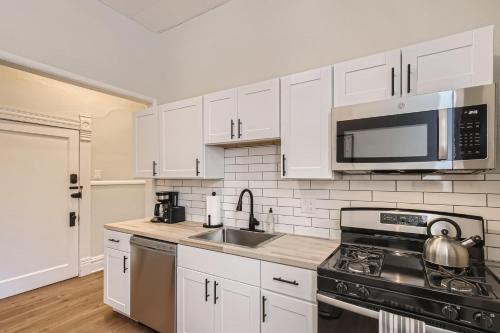 Cloud by Modern Midstay - 1 Block to City Park #C1 in Northeast Park Hill