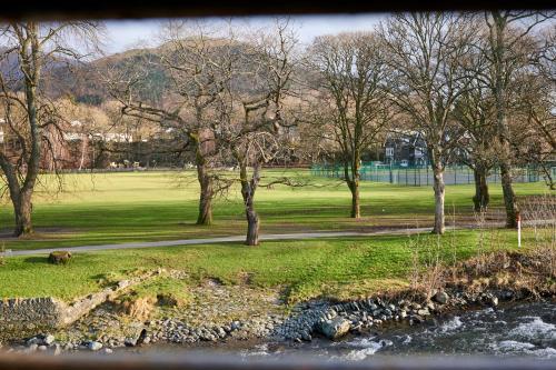Riverside Park 6 - image 4