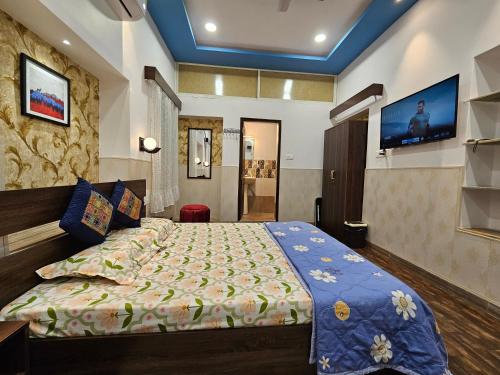 Double Room with Private Bathroom image 7