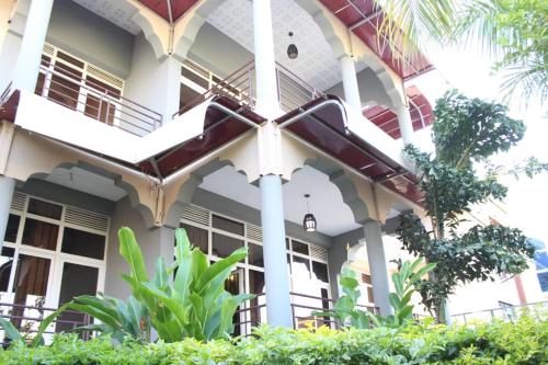 Clayton's place in บูจุมบูรา