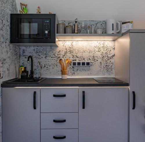 Facilities, Kis Fakucko, Balatonhoz kozel in Liter