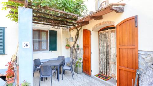 A szálláshely kívülről, TUSCAN RUSTIC HOUSE - with Garden, Wi-Fi in Cireglio