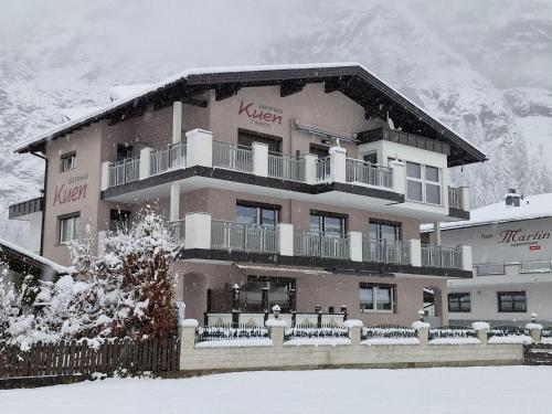 Gästehaus Kuen - Accommodation - Längenfeld