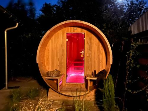 سبا, Scenic Stay with Sauna in Dongeradeel