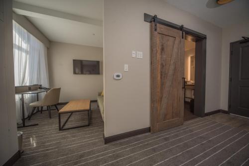 651281445 Hotel Windrow Downtown Ellensburg