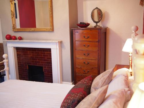 The Coach House - image 11