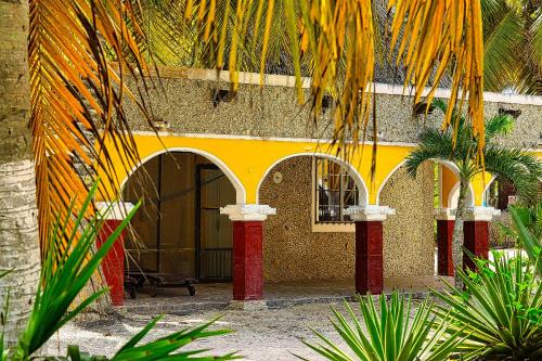 Private Beachhouse Hacienda Antigua in El Cuyo, Mexico