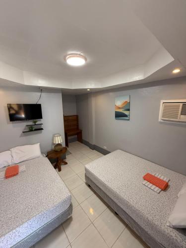 room detail thumbnail 2