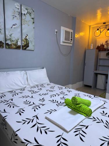 room detail thumbnail 2