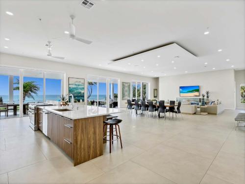 Eden - Iconic Beachfront Villas with golf cart, Captiva