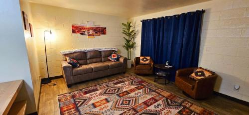 1Bd, King, Brkfst, Large TVs, WD, Sleeps 4, BBQ, Page