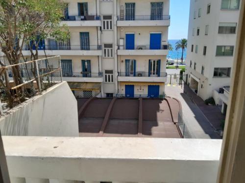 L'escale Azurienne, Nice