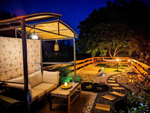 Garden, Kis Fakucko, Balatonhoz kozel in Liter