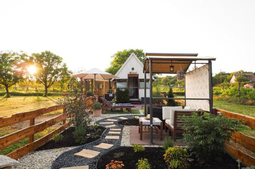 Garden, Kis Fakucko, Balatonhoz kozel in Liter