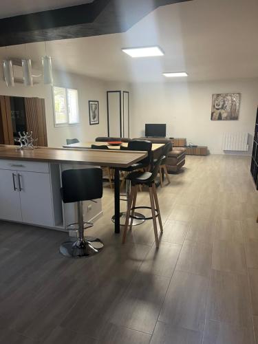 Appartement entier 1 à 4 personnes au calme avec parking gratuit