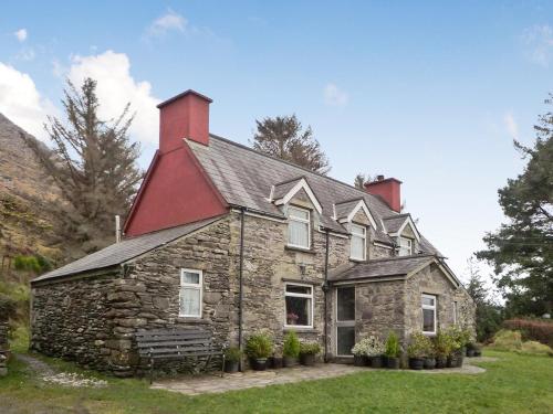 Angelas Farmhouse Lauragh by Trident Holiday Homes in Lauragh