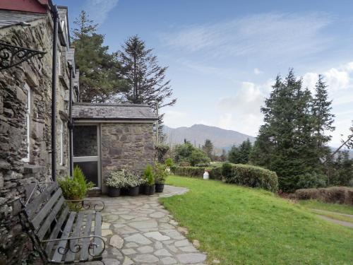 Angelas Farmhouse Lauragh by Trident Holiday Homes in Lauragh