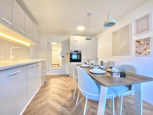 Loft am See I Balkon I Bergnähe I Parken I Schloss