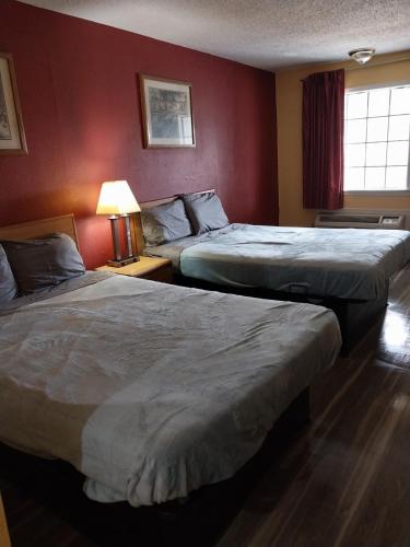 2 Queens Bed Hotel Room 142, Jackson