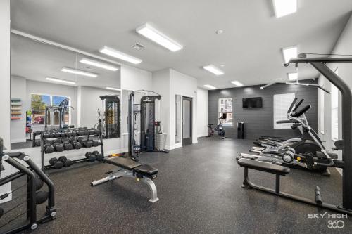 Roger That Modern 1BR Near AMP & Bentonville, Rogers (zdjęcie 7)