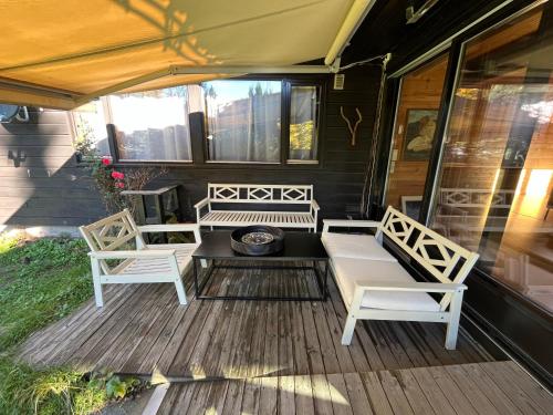 ระเบียง/ชานเรือน, Private room - 4 in a luxury villa CHALET STYLE in เวสเตร โอเกร์