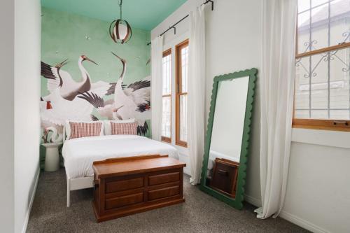 Victorian Retreat in Barrio Logan 1mi to Downtown in San Diego, USA