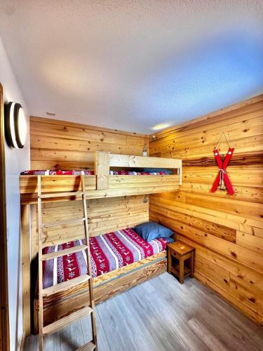Chalet apartment with ski and spa at foot for 4 people in Saint-Martin-de-Belleville