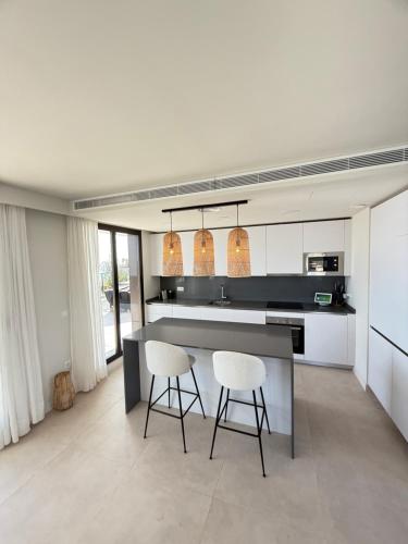 ห้องครัว, PenthouseSeaviewCom - 360 Seaview Dream Penthouse - Estepona Casares in บวยนาส โนเชส