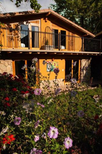 Beautiful 1BR House in Camino Real