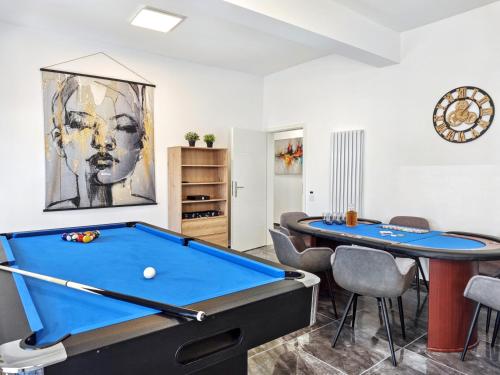 Designer Loft für bis zu 15, Whirlpool, Infrarotsauna, Billard, Pokertisch, 2 Bäder, Nürnberg