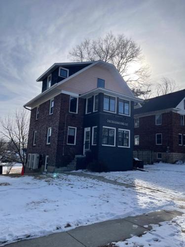 Exterior view, The brick house flat on third in Waseca (MN)