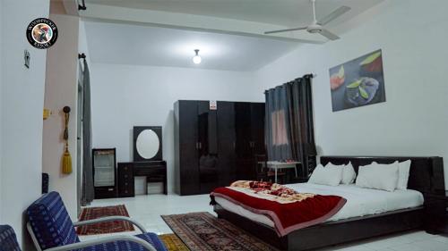 Deluxe Family Room image 10