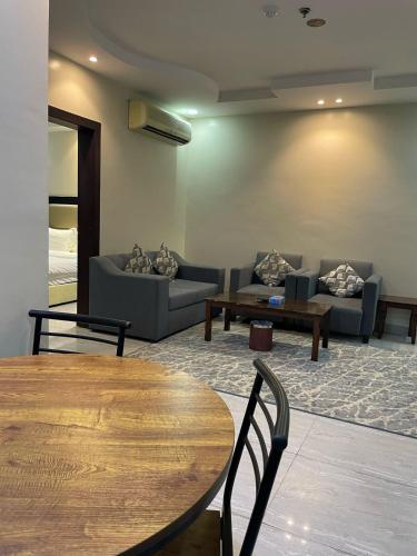 Arees Al Sharq Served Apartments in Al Manar