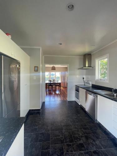 Beach front home stay - Entire home in Te Awanga