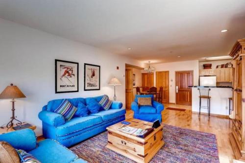 2 Bedroom Gateway Lodge Condo Near Mountain House in Keystone, USA