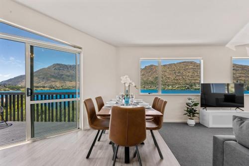 Mountain View Paradise 3 Bedroom House Lake Views - image 13